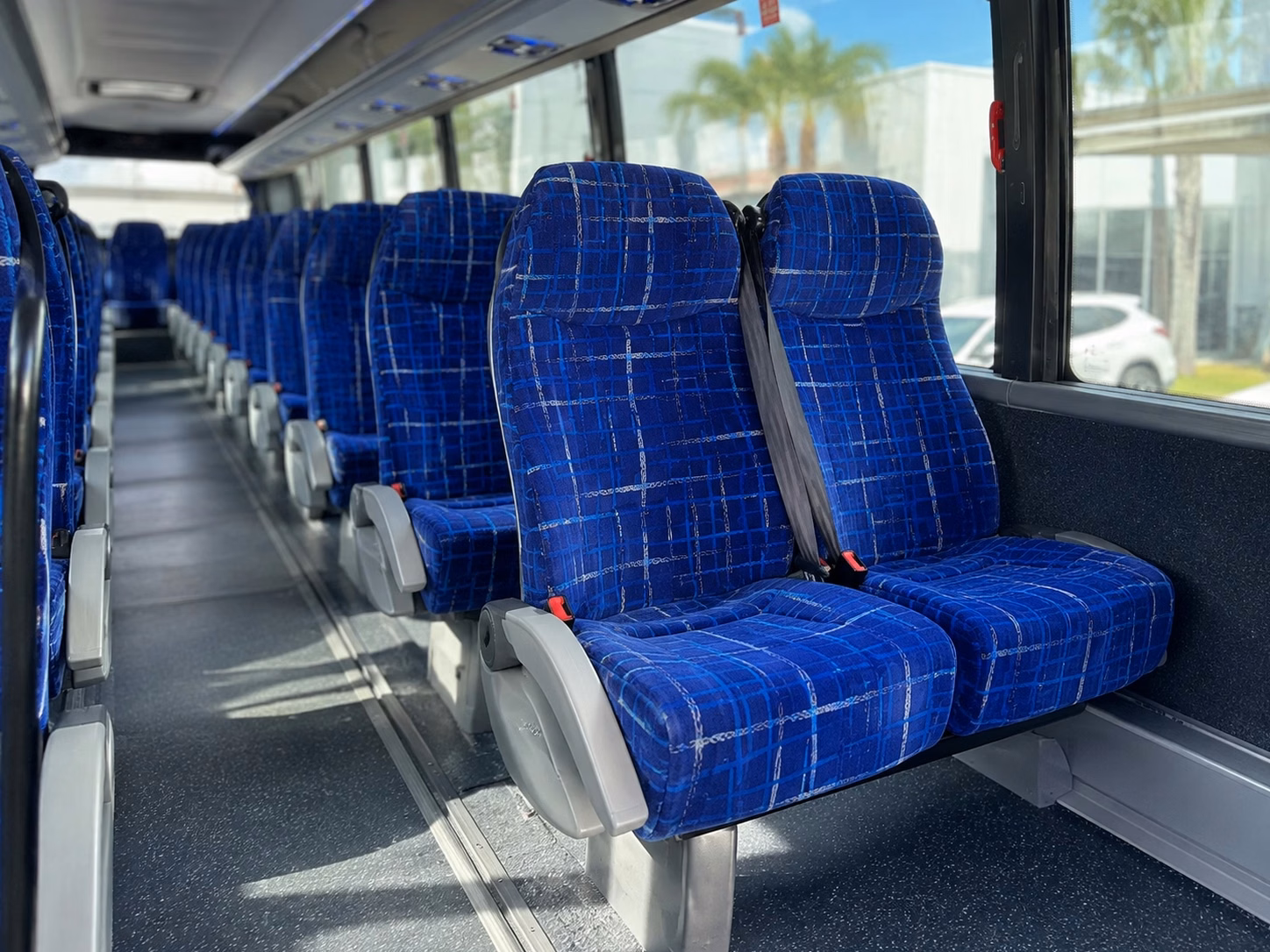 how the bus type you choose affects charter bus prices in plantation florida