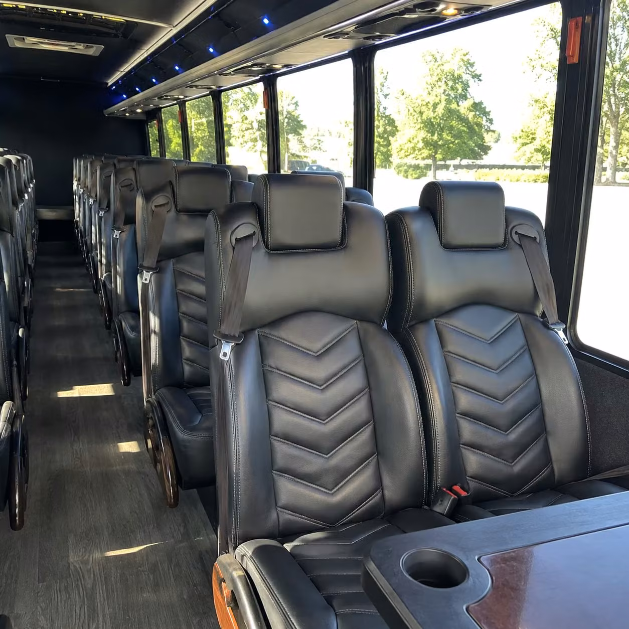 plantation 30 passenger minibus rental